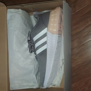 Women's Adidas sneakers